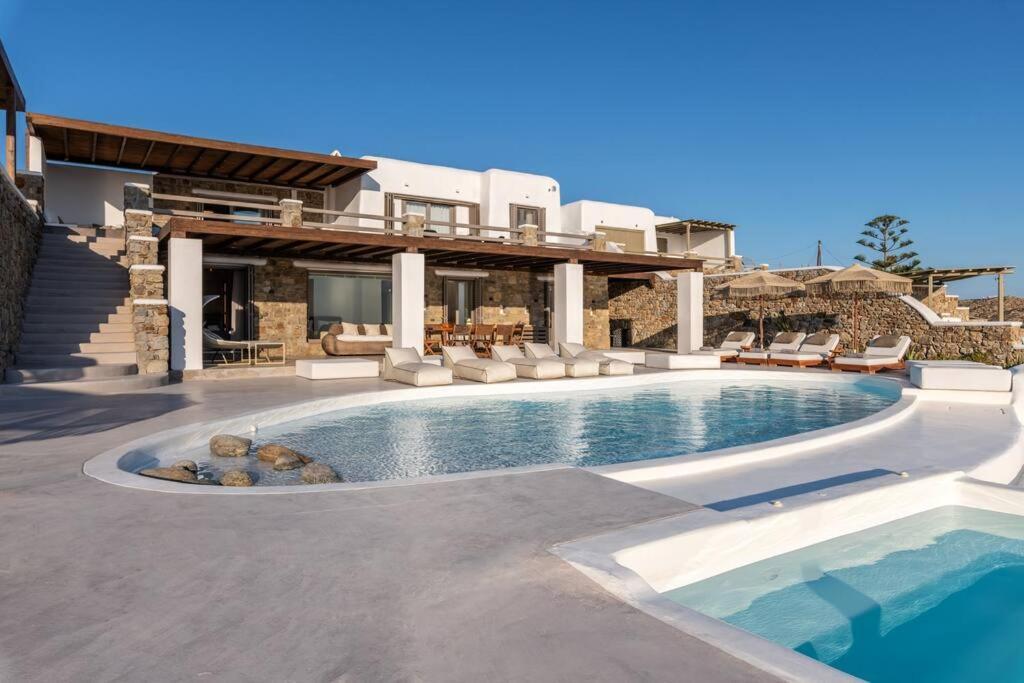 M Villa